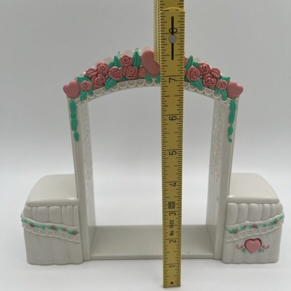 2008 Fisher Price Loving Family Wedding Bride & Groom replacement Arch & misc - Picture 2 of 12